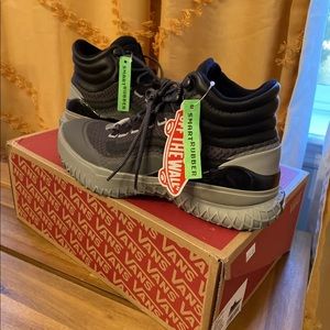 UNISEX VANS CITY HI-RISE